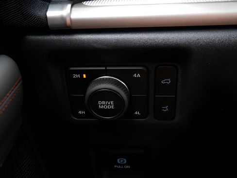 Used 2025 Ford Expedition Active AWD/4WD image 18