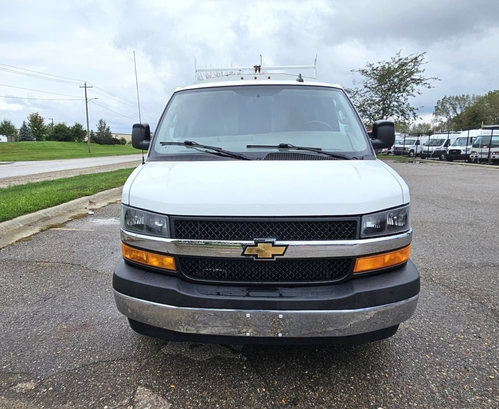 Used 2023 Chevrolet Express 3500 w/ Power Convenience Package RWD image 2