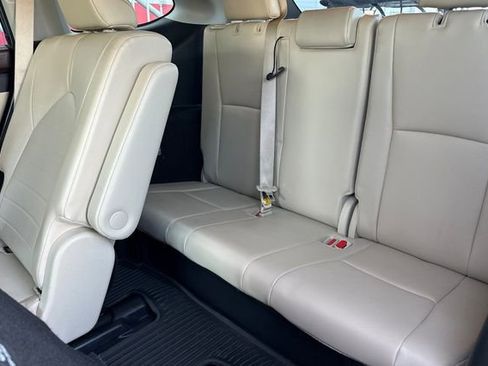 Used 2022 Toyota Highlander XLE AWD/4WD image 17