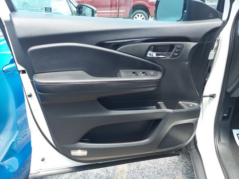 Used 2025 Honda Ridgeline Black Edition image 28