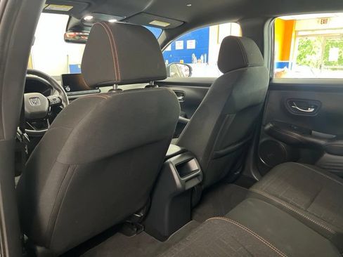 Used 2025 Honda HR-V Sport image 16