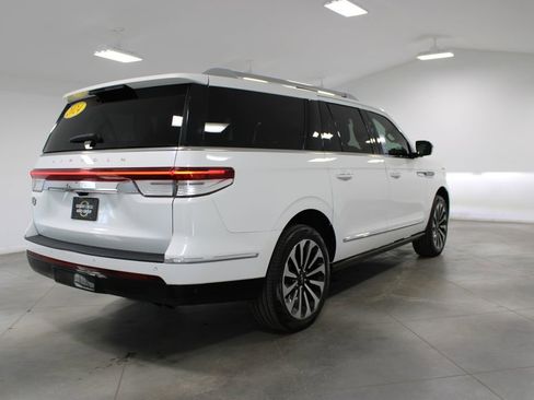 Used 2024 Lincoln Navigator L Reserve AWD/4WD image 13