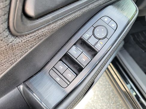 Used 2021 Nissan Rogue S image 10