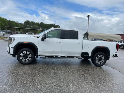 Used 2024 GMC Sierra 3500 Denali w/ Denali Reserve Package image 2