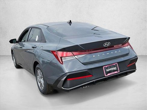 New 2026 Hyundai Elantra SE FWD image 9