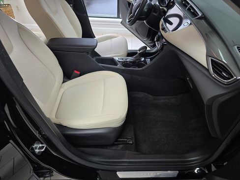 Used 2023 Buick Encore GX Select AWD/4WD image 25