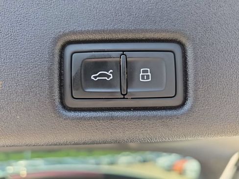 Certified 2025 Audi Q5 Premium w/ Convenience Package AWD/4WD image 13