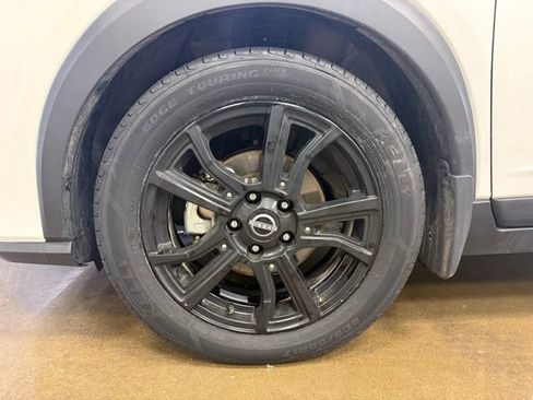 Used 2023 Nissan Kicks SR image 29