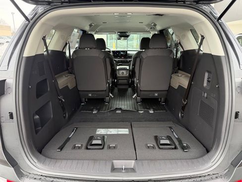 New 2026 Kia Carnival LX FWD image 17