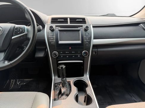 Used 2016 Toyota Camry SE FWD image 14