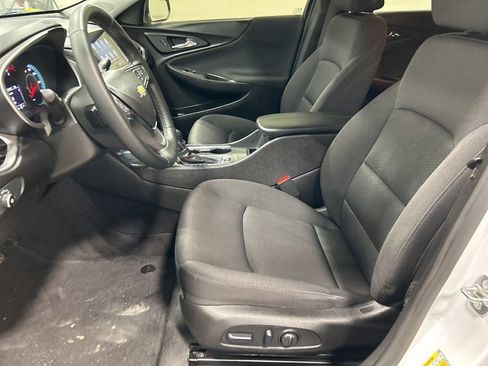 Used 2024 Chevrolet Malibu LT w/ Sport Edition image 9