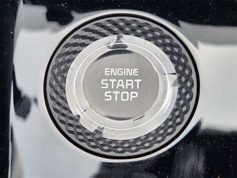 New 2025 Kia Niro EX Touring image 16