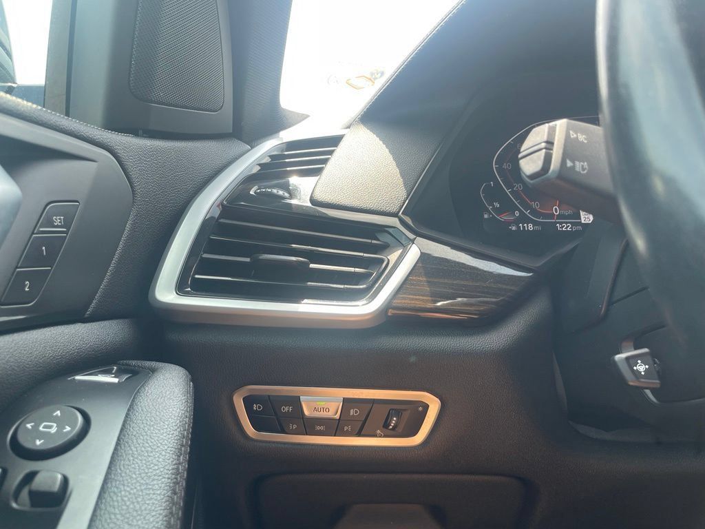 Used 2021 BMW X5 xDrive40i AWD/4WD image 12