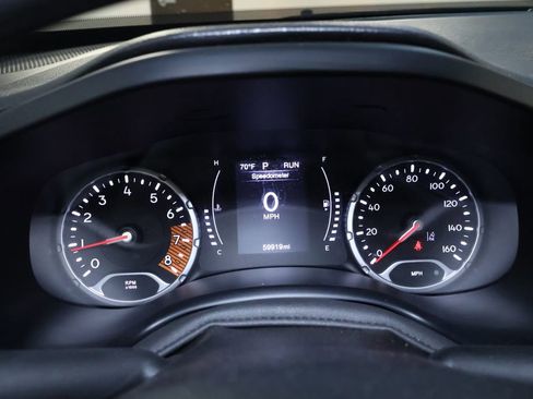 Used 2023 Jeep Renegade Latitude AWD/4WD image 19