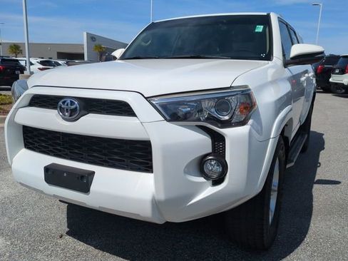 Used 2018 Toyota 4Runner SR5 Premium image 8