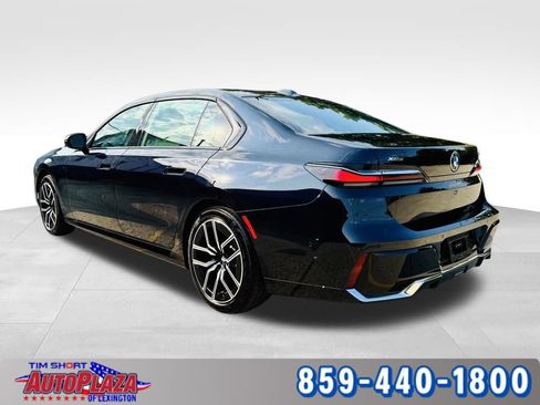 Used 2025 BMW 740i xDrive w/ Premium Package AWD/4WD image 2