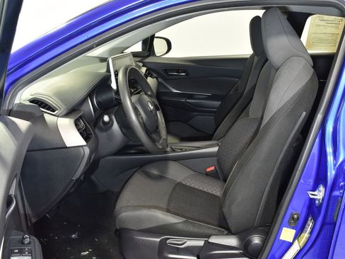 Used 2020 Toyota C-HR LE image 10