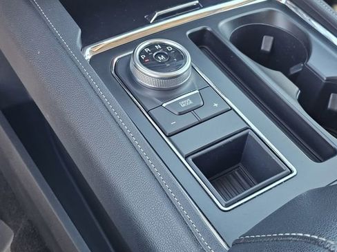 Certified 2024 Ford Expedition XLT image 24