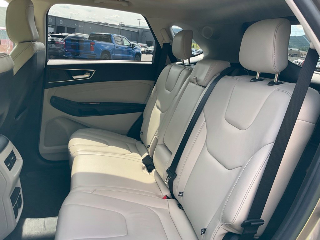 Certified 2020 Ford Edge Titanium AWD/4WD image 18