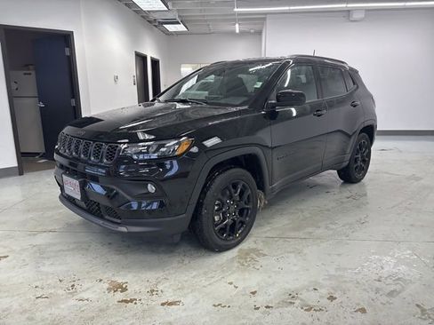 New 2026 Jeep Compass Latitude image 3