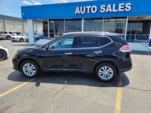 Used 2015 Nissan Rogue SV w/ SV Premium Package image 12