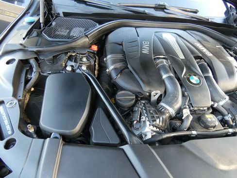 Used 2016 BMW 750i xDrive image 70