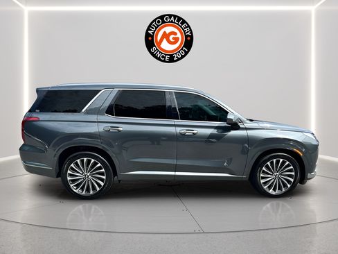 Used 2025 Hyundai Palisade Calligraphy AWD/4WD image 2