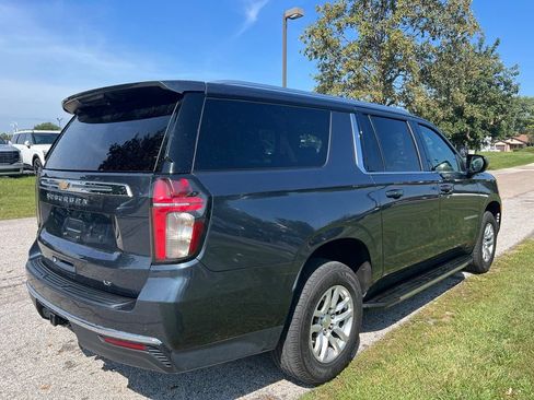 Used 2021 Chevrolet Suburban LT RWD image 5