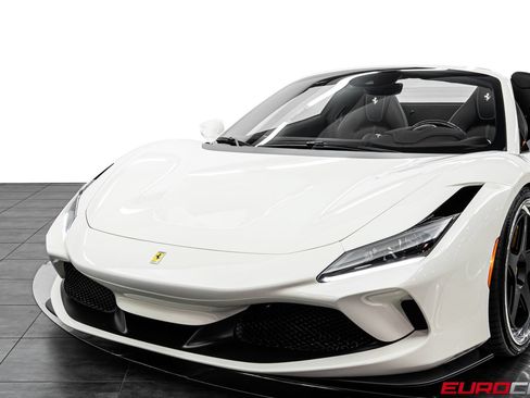 Used 2022 Ferrari F8 Tributo RWD image 16