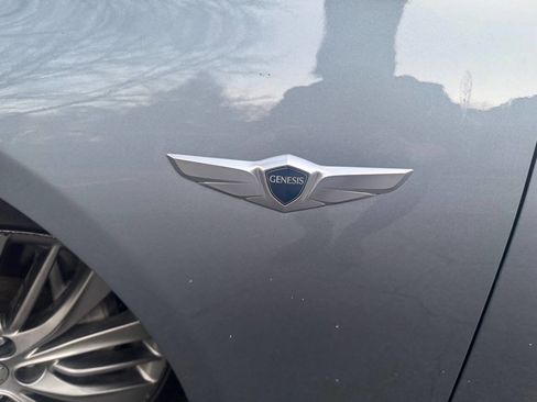 Used 2015 Hyundai Genesis 5.0 image 5