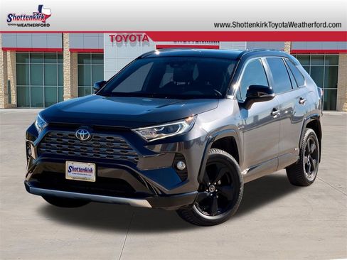 Used 2019 Toyota RAV4 XSE image 1