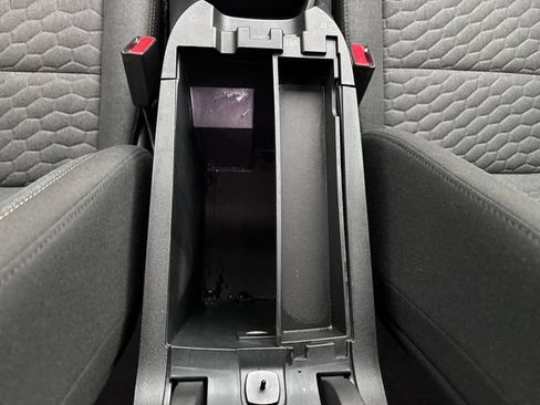 Used 2018 Chevrolet Equinox LT AWD/4WD image 16