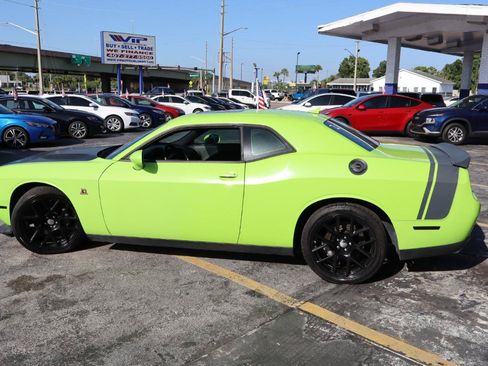 Used 2015 Dodge Challenger R/T Scat Pack w/ Leather Interior Group RWD image 6