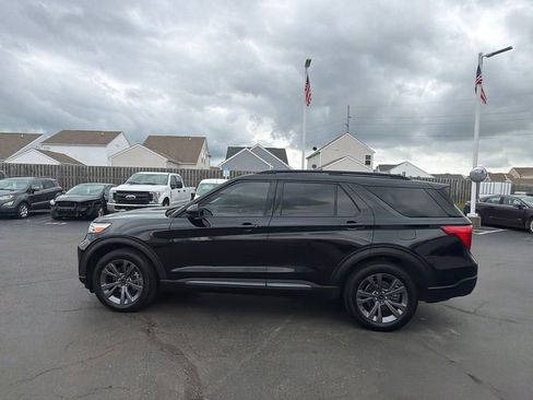 Used 2023 Ford Explorer XLT w/ Equipment Group 202A AWD/4WD image 4