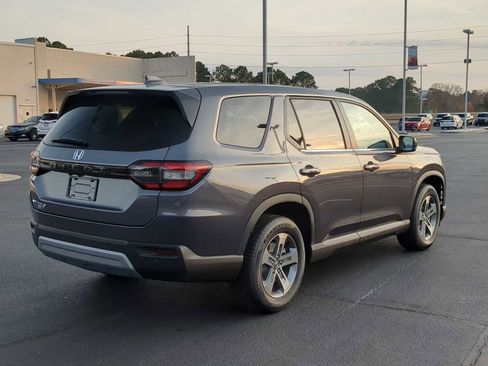 New 2025 Honda Pilot EX-L image 8