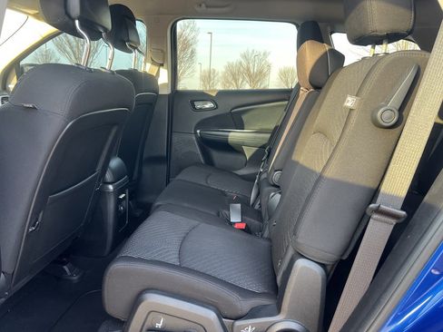 Used 2015 Dodge Journey SXT w/ Flexible Seating Group image 16