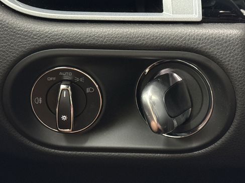 New 2025 Porsche Macan image 19