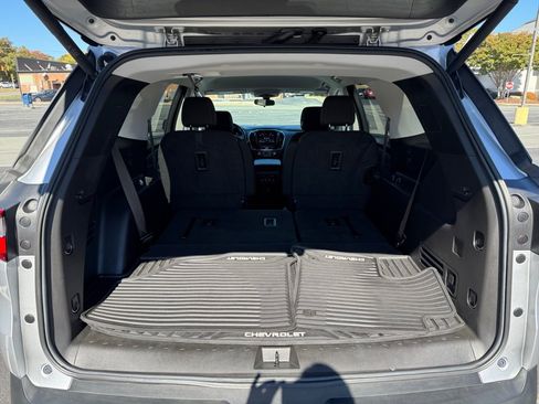 Used 2021 Chevrolet Traverse LT image 17