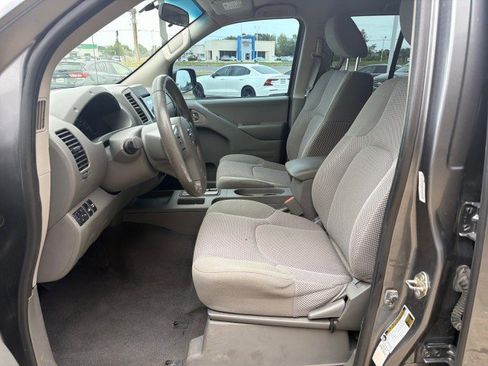 Used 2018 Nissan Frontier SV AWD/4WD image 14