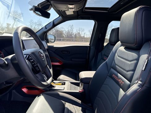 Used 2026 Nissan Frontier PRO-4X w/ Pro Premium Package image 12