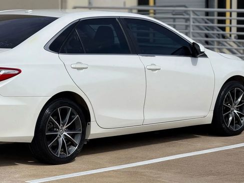 Used 2015 Toyota Camry XSE w/ Moonroof Package image 9