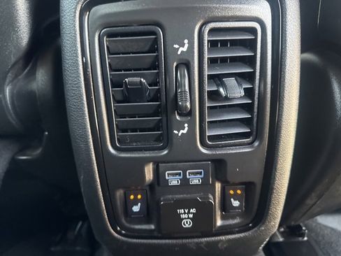 Used 2023 Dodge Durango GT image 11