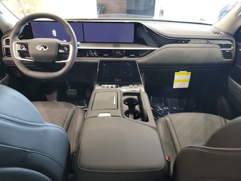 New 2026 INFINITI QX80 Luxe image 13