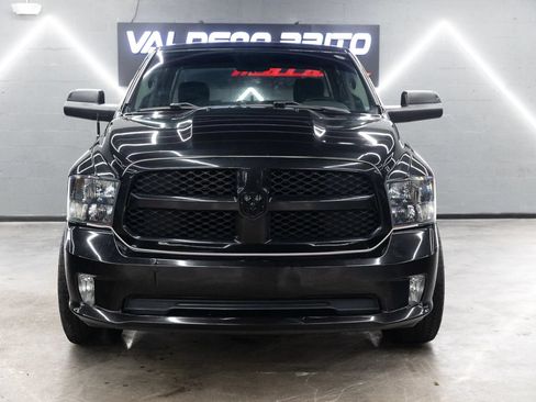 Used 2017 RAM 1500 Express w/ Express Value Package RWD image 4