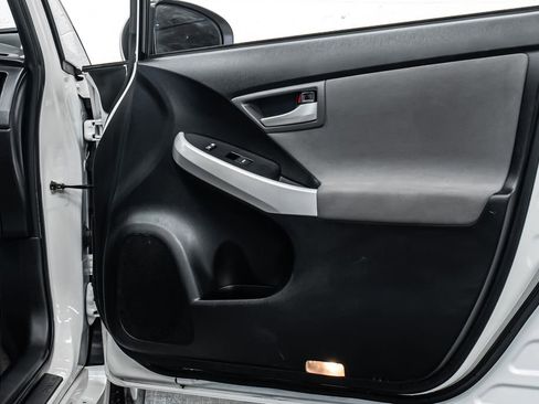 Used 2013 Toyota Prius Two image 18