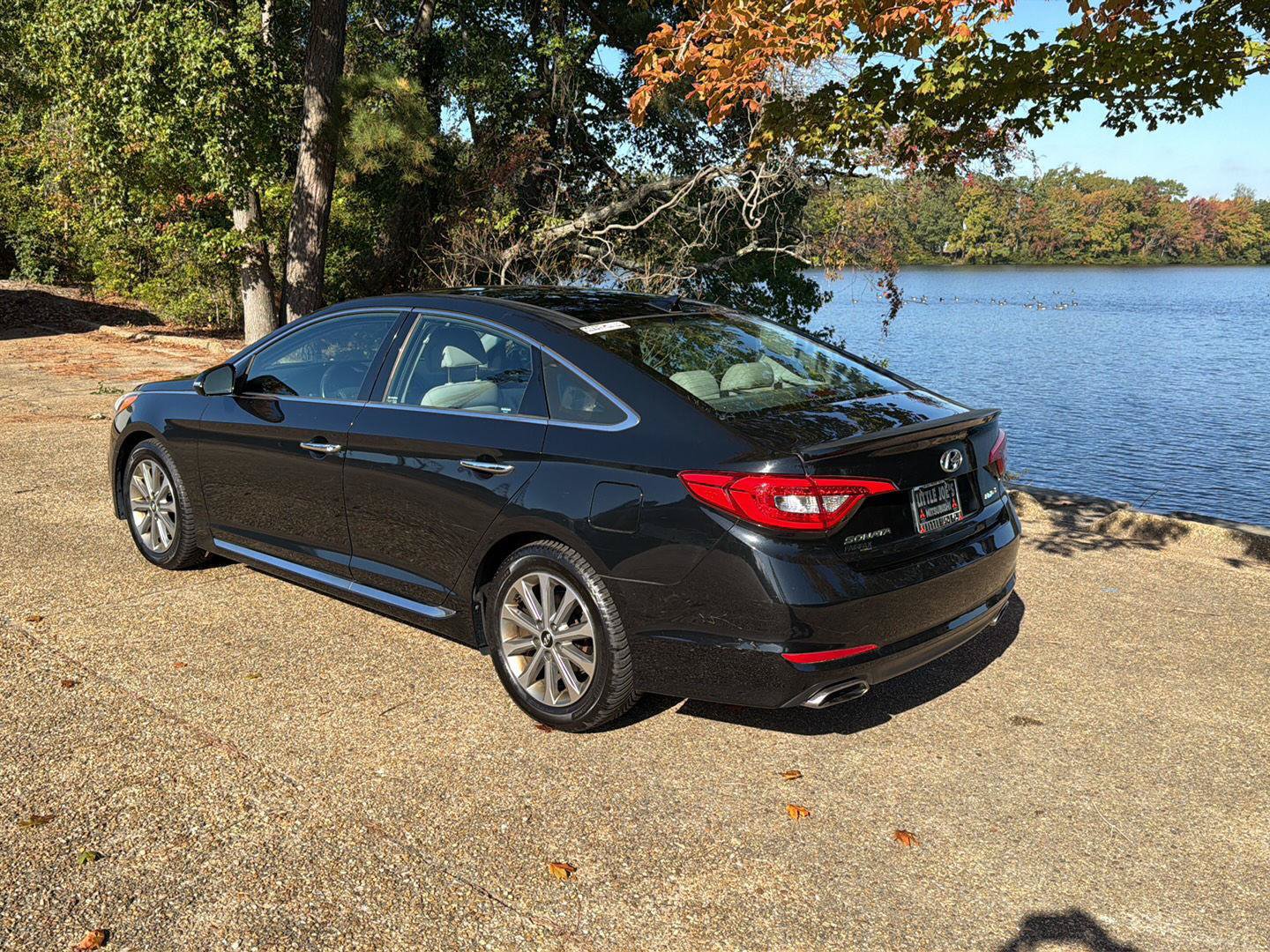 Used 2016 Hyundai Sonata Limited w/ Option Group 04 FWD image 14