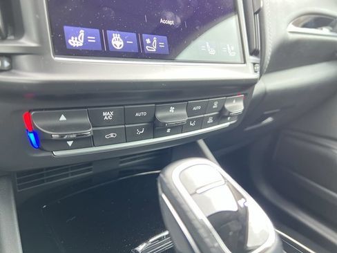 Used 2022 Maserati Levante Modena image 11