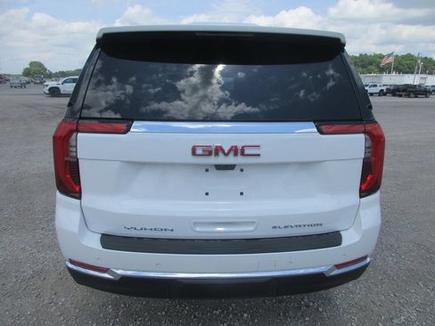 New 2026 GMC Yukon XL Elevation w/ Elevation Premium Package AWD/4WD image 5