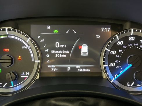 Used 2024 Toyota Highlander XLE image 18