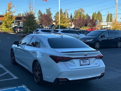 Used 2020 Toyota Avalon XSE image 5